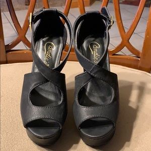 NWOT Candies size 6 black wedges